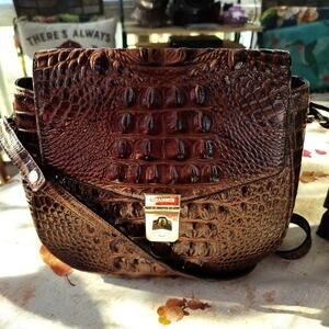 4738) Brahmin Pecan Melbourne Lizzie Croc Embossed Saddle Crossbody Bag